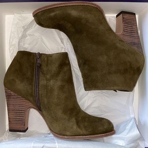 Designer Stuart Weitzman Demigran Ankle Boots